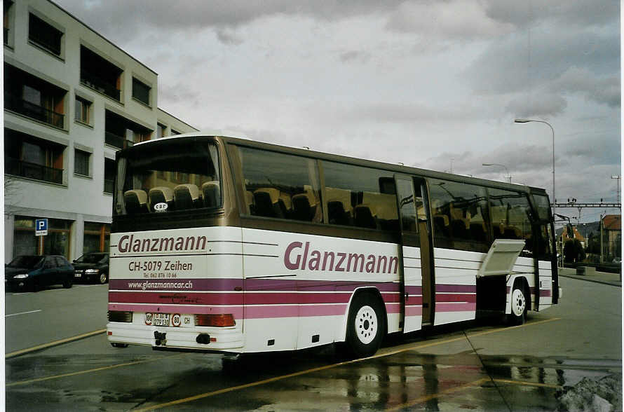 (083'106) - Glanzmann, Zeihen - AG 279'130 - Dr�gm�ller am 18. Februar 2006 beim Bahnhof Laufenburg