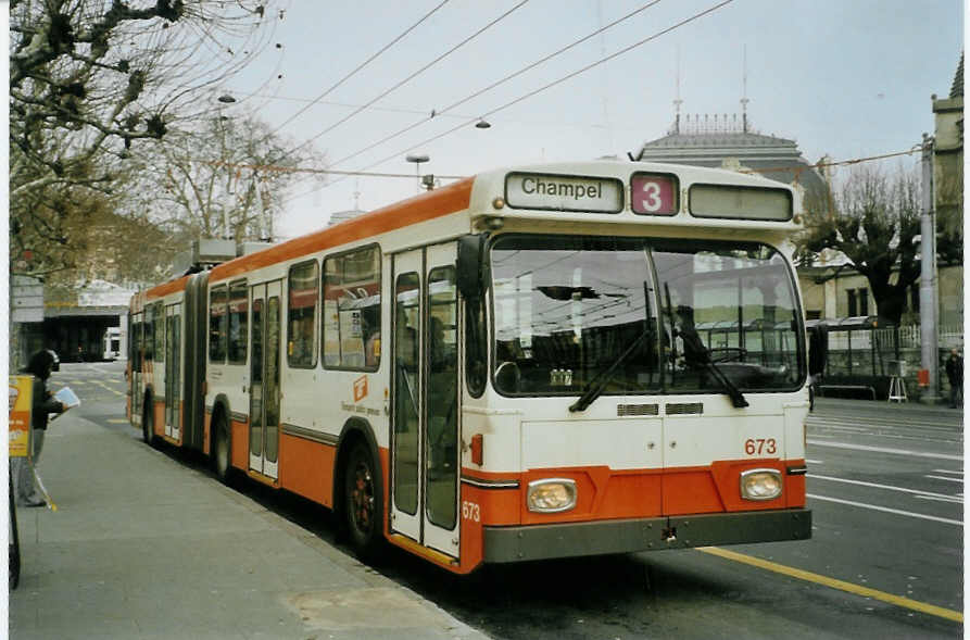 (083'407) - TPG Gen�ve - Nr. 673 - Saurer/Hess Gelenktrolleybus am 6. M�rz 2006 in Gen�ve, 22-Cantons