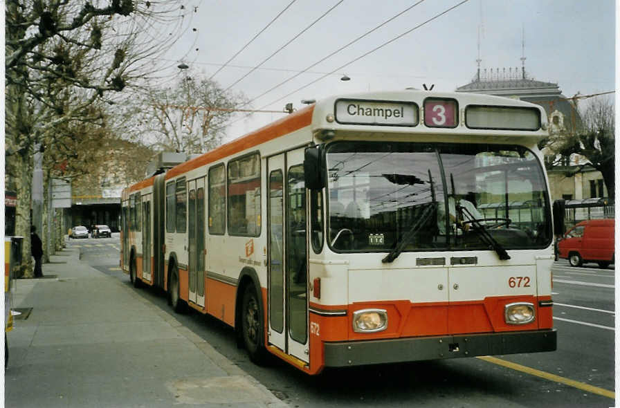 (083'428) - TPG Gen�ve - Nr. 672 - Saurer/Hess Gelenktrolleybus am 6. M�rz 2006 in Gen�ve, 22-Cantons