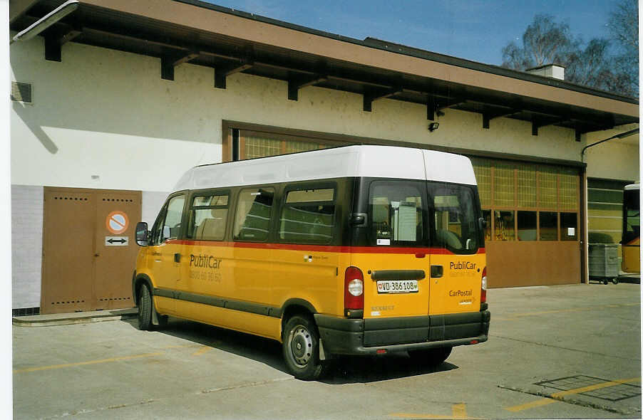 (083'923) - CarPostal Ouest - VD 386'108 - Renault am 19. M�rz 2006 in Yverdon, Garage