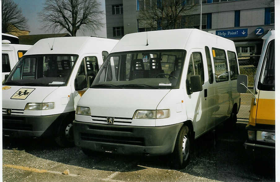 (084'001) - CarPostal Vaud-Fribourg - Peugeot am 19. M�rz 2006 in Yverdon, Garage