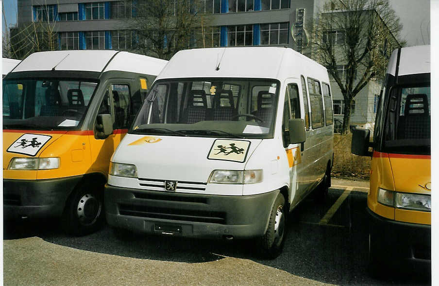 (084'015) - CarPostal Vaud-Fribourg - Peugeot am 19. M�rz 2006 in Yverdon, Garage