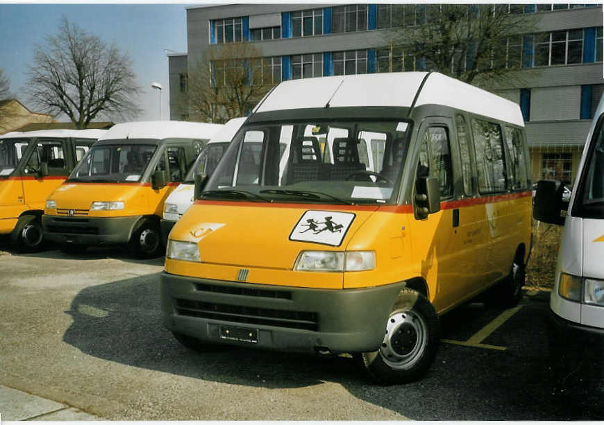 (084'019) - CarPostal Vaud-Fribourg - Fiat am 19. M�rz 2006 in Yverdon, Garage