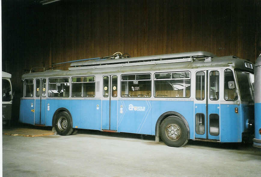 (084'118) - ACT Lugano (TVS) - Nr. 126 - FBW/Hess Trolleybus (ex RhV Altst�tten Nr. 6) am 2. April 2006 in Selzach, Halle TVS