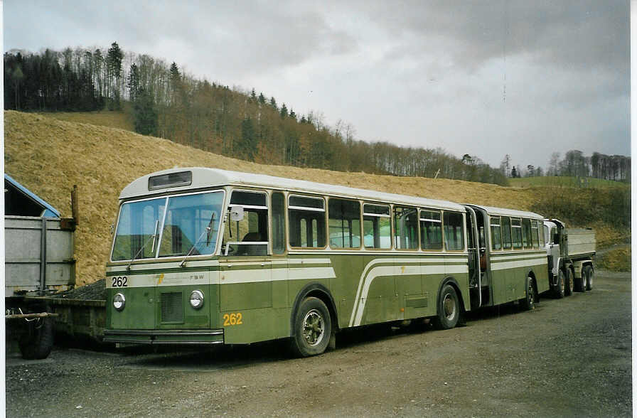 (084'132) - TN Neuch�tel (RWB) - Nr. 262 - FBW/SWS-Gangloff (ex SVB Bern Nr. 262) am 2. April 2006 in Oberburg, Ziegelgut