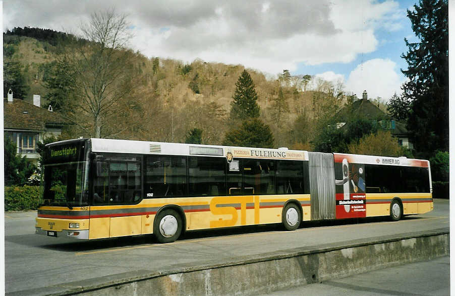 (084'204) - STI Thun - Nr. 102/BE 577'102 - MAN am 3. April 2006 bei der Schiffl�ndte Thun