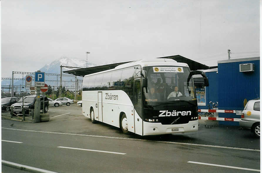 (084'627) - Zb�ren, Konolfingen - BE 308'919 - Volvo am 6. Mai 2006 beim Bahnhof Thun