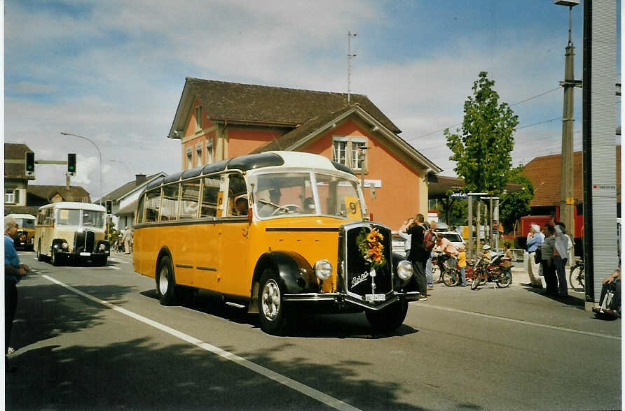 (085'015) - Aerni, Aarberg - BE 14'772 - Berna/R&J (ex Waltisb�hl, Schwaderloch; ex Wyland Post, Tr�llikon; ex Niederer, Filzbach Nr. 5; ex AGK Kerenzerberg Nr. 5) am 13. Mai 2006 beim Bahnhof Aarberg