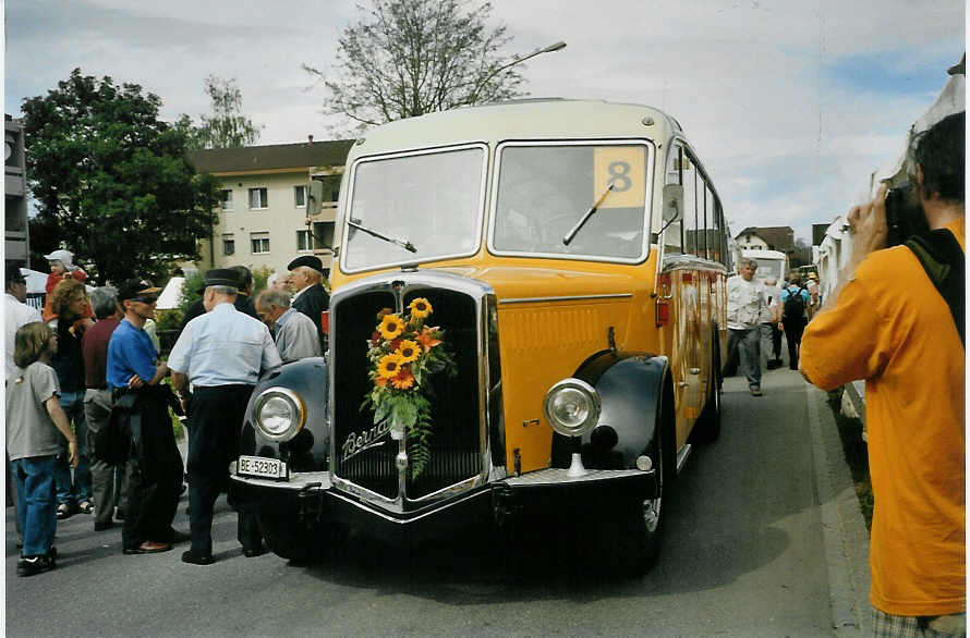 (085'023) - Aerni, Aarberg - BE 52'303 - Berna/Lauber (ex Peter, Luthern Bad; ex Karbacher, K�snacht; ex Eberhard, H�ri; ex Lathion, Sion) am 13. Mai 2006 beim Bahnhof Aarberg