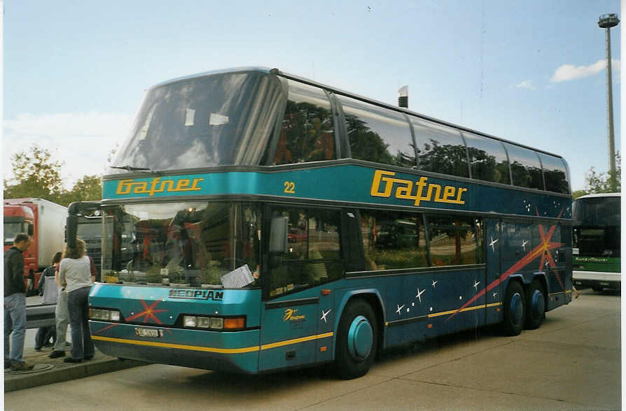 (085'209) - Aus der Schweiz: Gafner, Thun - Nr. 22/BE 53'616 - Neoplan am 19. Mai 2006 in L�rrach, Grenze
