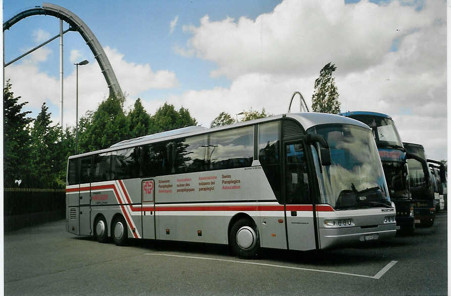 (085'214) - Aus der Schweiz: H�fliger, Sursee - LU 140'923 - Neoplan am 19. Mai 2006 in Rust, Europapark