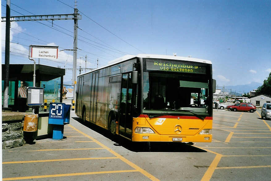 (086'712) - Kistler, Reichenburg - SZ 78'821 - Mercedes am 18. Juni 2006 beim Bahnhof Pf�ffikon