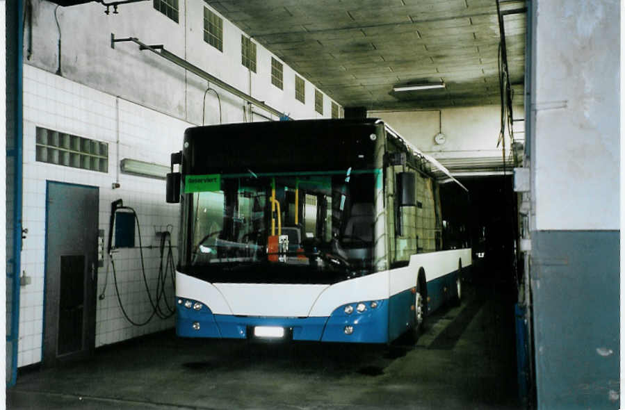 (088'409) - AFA Adelboden - Nr. 54/BE 611'056 - Neoplan (ex VBZ Z�rich Nr. 243) am 1. August 2006 im Autobahnhof Adelboden