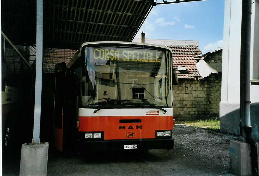 (088'533) - AMSA Chiasso - Nr. 9/TI 219'609 - MAN/Lauber (ex Berger, R�thenbach) am 2. August 2006 in Chiasso, Rimessa