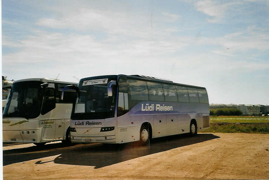 (089'937) - Aus der Schweiz: L�di, Konolfingen - BE 103'520 - Volvo am 7. Oktober 2006 in St. Susanna, Parkplatz