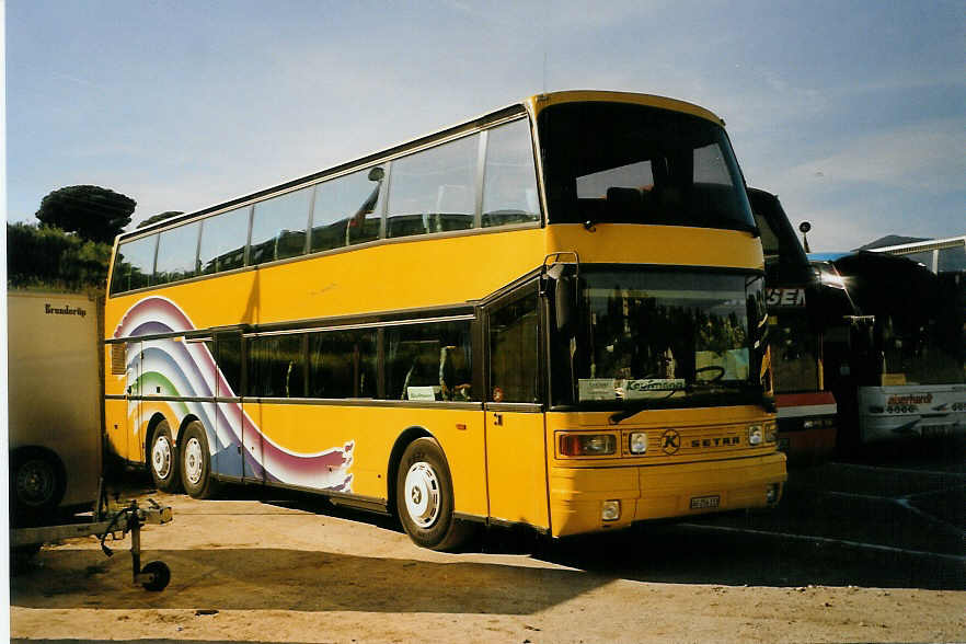 (090'031) - Aus der Schweiz: P�tzel, Etzgen - AG 256'333 - Setra am 7. Oktober 2006 in Calella, Parkplatz