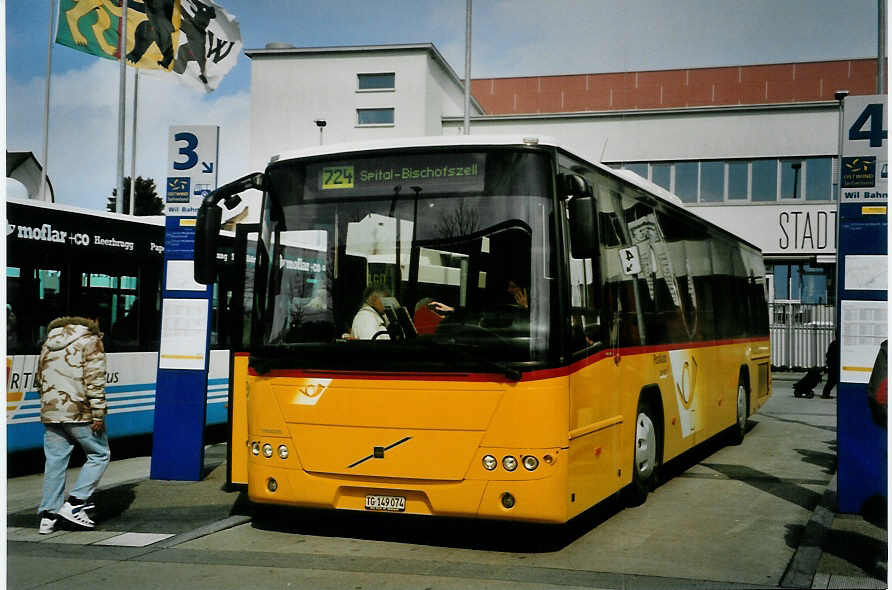 (093'208) - Schmidt, Jonschwil - TG 149'074 - Volvo (ex Buner&Schmidt, Jonschwil) am 22. M�rz 2007 beim Bahnhof Wil