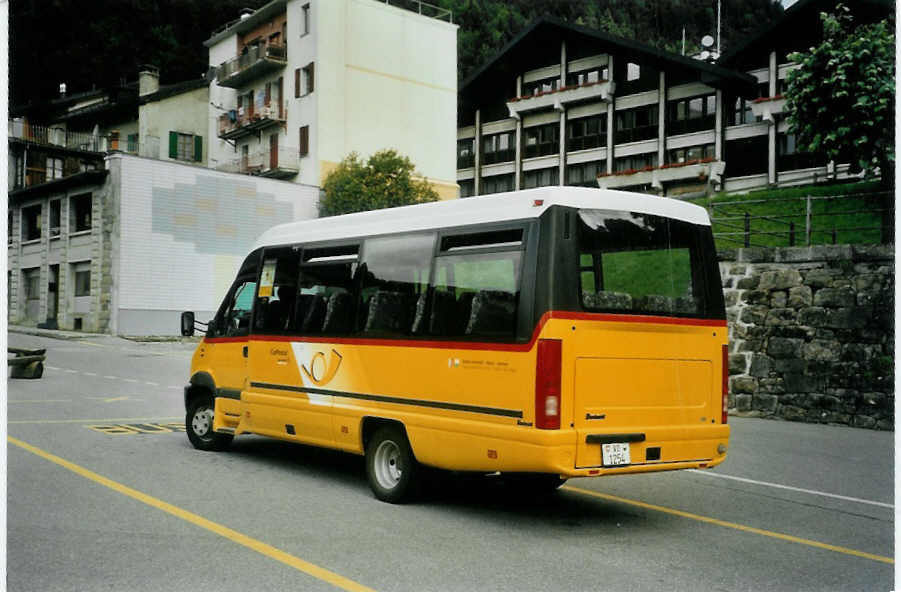 (095'528) - TPC Aigle - VD 1254 - Renault am 23. Juni 2007 beim Bahnhof Le S�pey