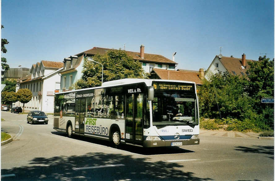 (097'030) - SWEG Lahr - FR-H 1722 - Mercedes am 6. August 2007 beim Bahnhof L�rrach