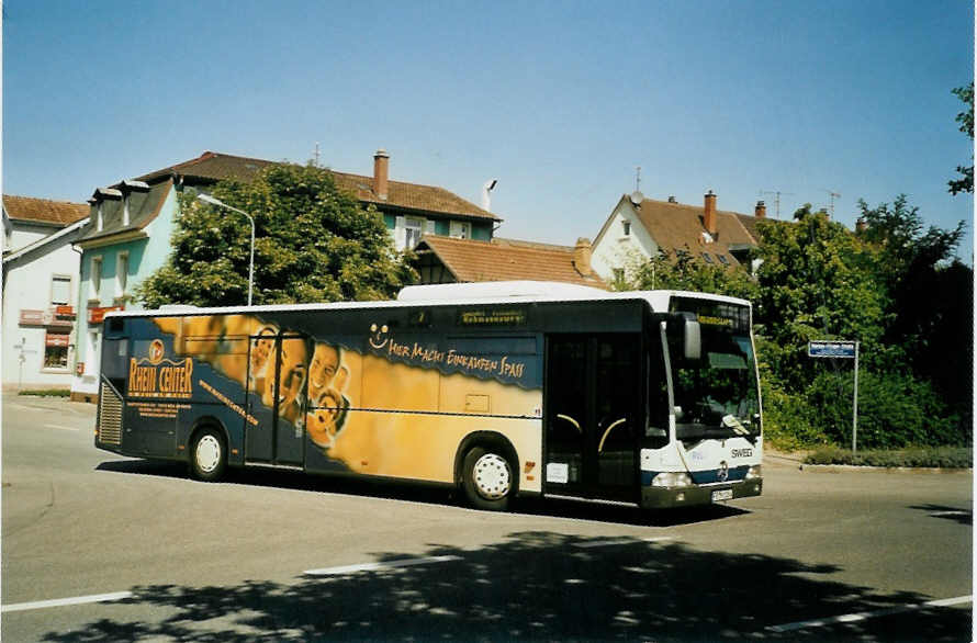 (097'105) - SWEG Lahr - FR-H 1154 - Mercedes am 6. August 2007 beim Bahnhof L�rrach