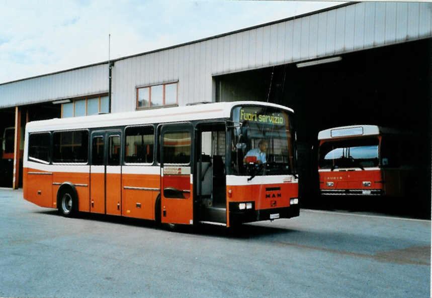 (099'926) - AMSA Chiasso - Nr. 9/TI 219'609 - MAN/Lauber (ex Berger, R�thenbach) am 4. Oktober 2007 in Balerna, Garage