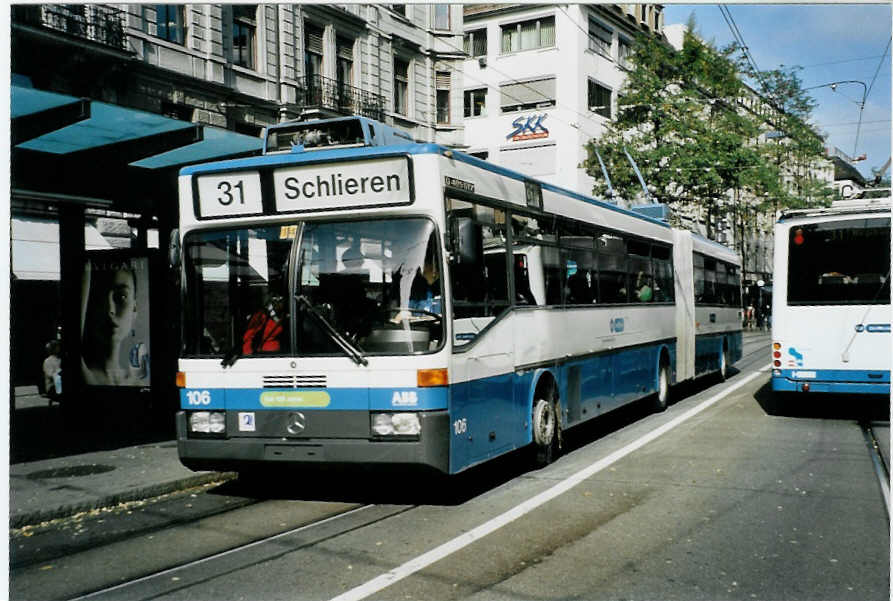 (100'114) - VBZ Z�rich - Nr. 106 - Mercedes Gelenktrolleybus am 5. Oktober 2007 in Z�rich, L�wenplatz