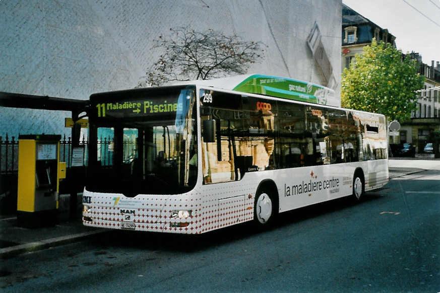 (100'307) - TN Neuch�tel - Nr. 299/NE 74'299 - MAN am 13. Oktober 2007 in Neuch�tel, Place Pury