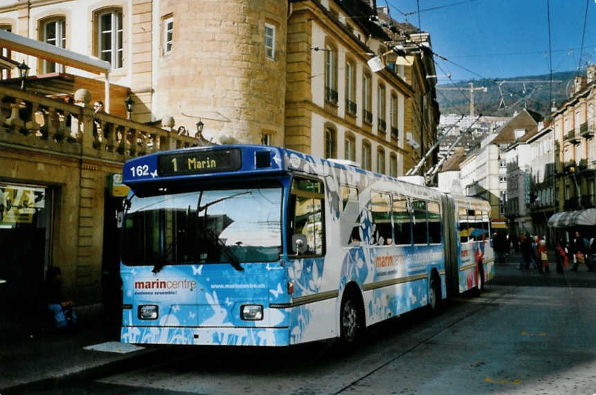 (100'308) - TN Neuch�tel - Nr. 162 - FBW/Hess Gelenktrolleybus am 13. Oktober 2007 in Neuch�tel, Place Pury