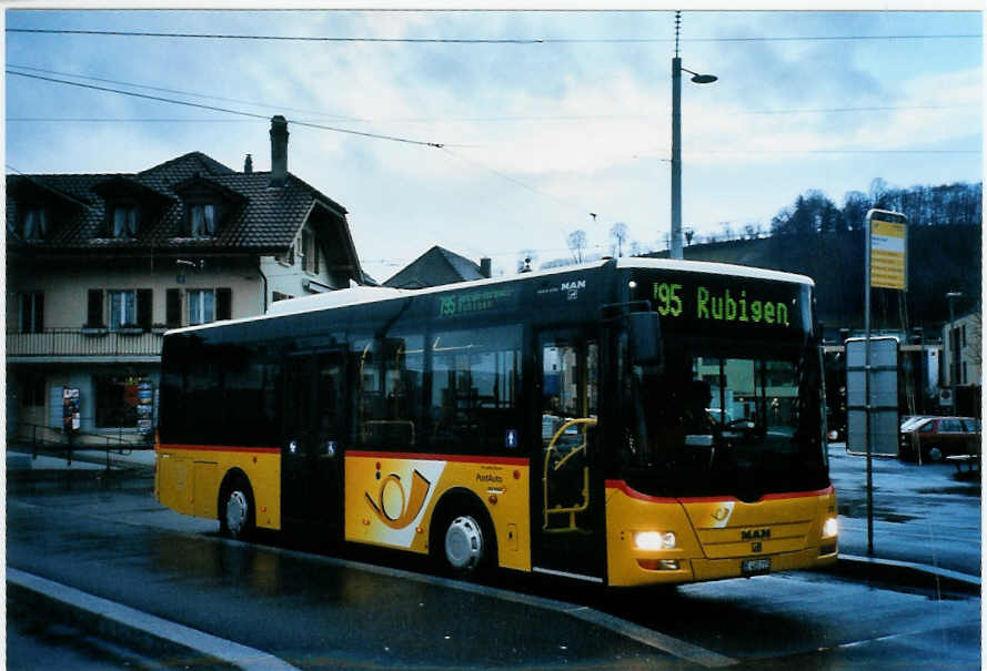 (101'802) - RBS Worblaufen - Nr. 215/BE 465'215 - MAN/G�ppel am 10. Dezember 2007 beim Bahnhof Worb Dorf