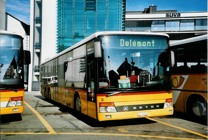 (104'504) - CarPostal Jura-Jura bernois-Neuch�tel - Nr. 32/JU 31'178 - Setra (ex P 27'814) am 20. Februar 2008 beim Bahnhof Del�mont