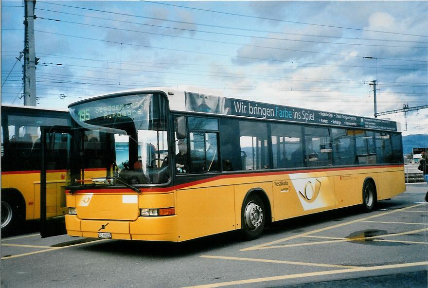 (104'905) - Schuler, Feusisberg - SZ 69'122 - Volvo/Hess am 1. M�rz 2008 beim Bahnhof Pf�ffikon