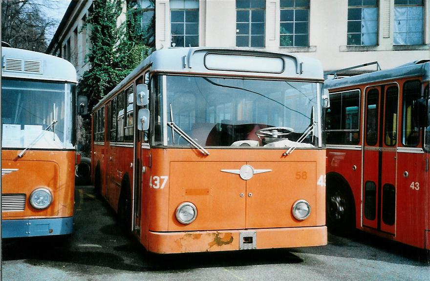 (105'214) - TPG Gen�ve (Knoerr) - Nr. 437 - Saurer/Lauber-R&J am 15. M�rz 2008 in Gen�ve, D�p�t