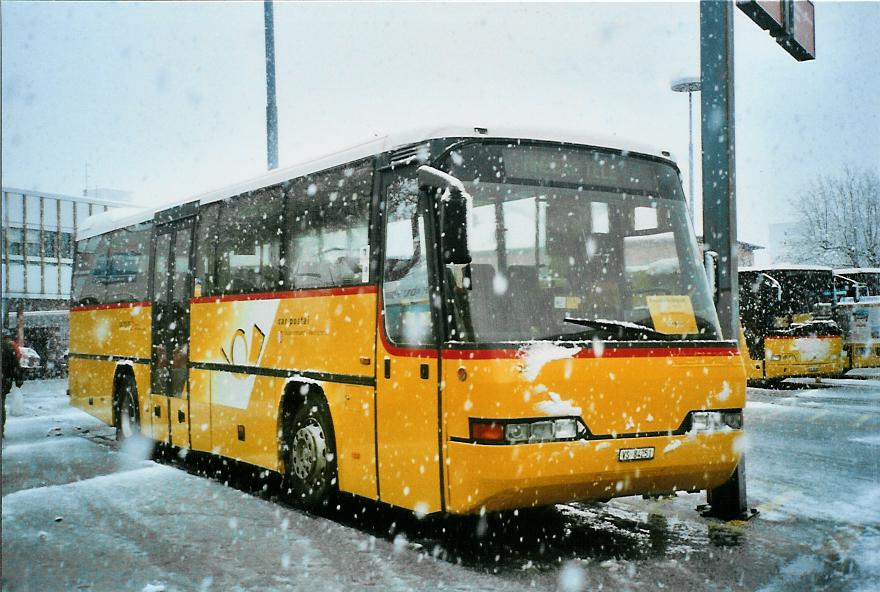 (105'616) - Rey, Ayent - Nr. 251/VS 84'251 - Neoplan am 21. M�rz 2008 beim Bahnhof Sion
