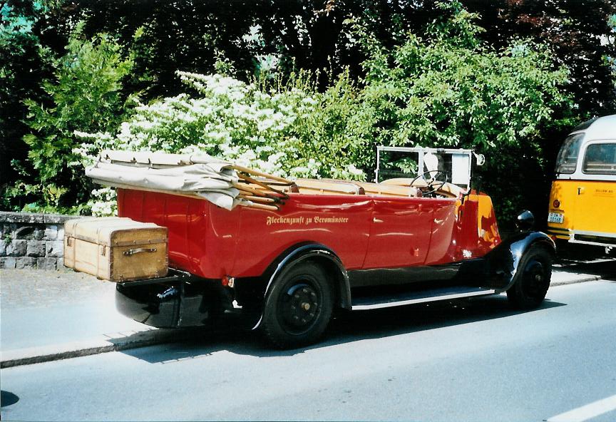 (107'017) - Fleckenzunft, Berom�nster - LU 90'929 U - Renault am 10. Mai 2008 in Sarnen, OiO