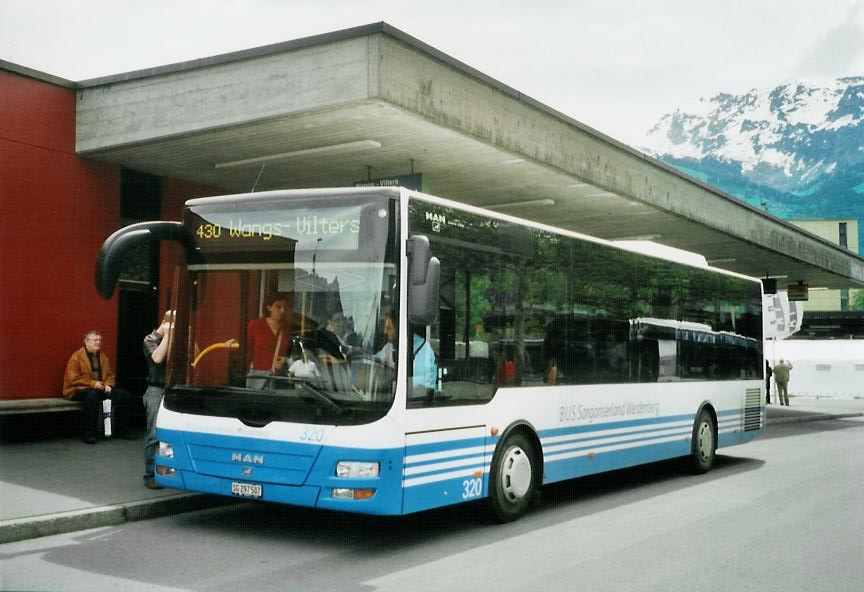 (107'428) - BSW Sargans - Nr. 320/SG 297'507 - MAN/G�ppel am 24. Mai 2008 beim Bahnhof Sargans