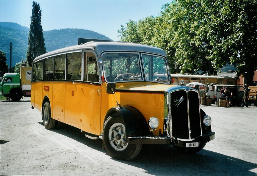 (108'106) - Riviera Carburant Lavage, St-L�gier - VD 42 - Saurer/Saurer (ex Oldtimer Club Saurer, Arbon; ex AVG Grindelwald; ex P 23'106; ex P 2160) am 21. Juni 2008 in Aigle, Saurertreffen