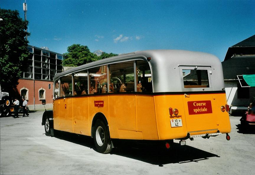 (108'108) - Riviera Carburant Lavage, St-L�gier - VD 42 - Saurer/Saurer (ex Oldtimer Club Saurer, Arbon; ex AVG Grindelwald; ex P 23'106; ex P 2160) am 21. Juni 2008 in Aigle, Saurertreffen 