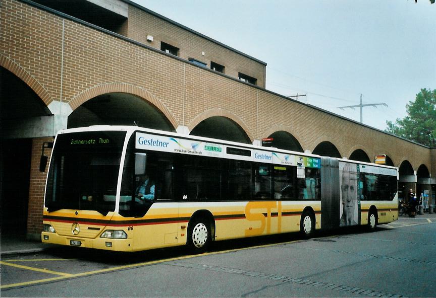 (111'404) - STI Thun - Nr. 86/BE 543'386 - Mercedes am 11. Oktober 2008 beim Bahnhof M�nsingen