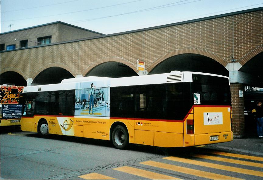 (111'407) - Lengacher, M�nsingen - Nr. 1/BE 555'399 - MAN am 11. Oktober 2008 beim Bahnhof M�nsingen