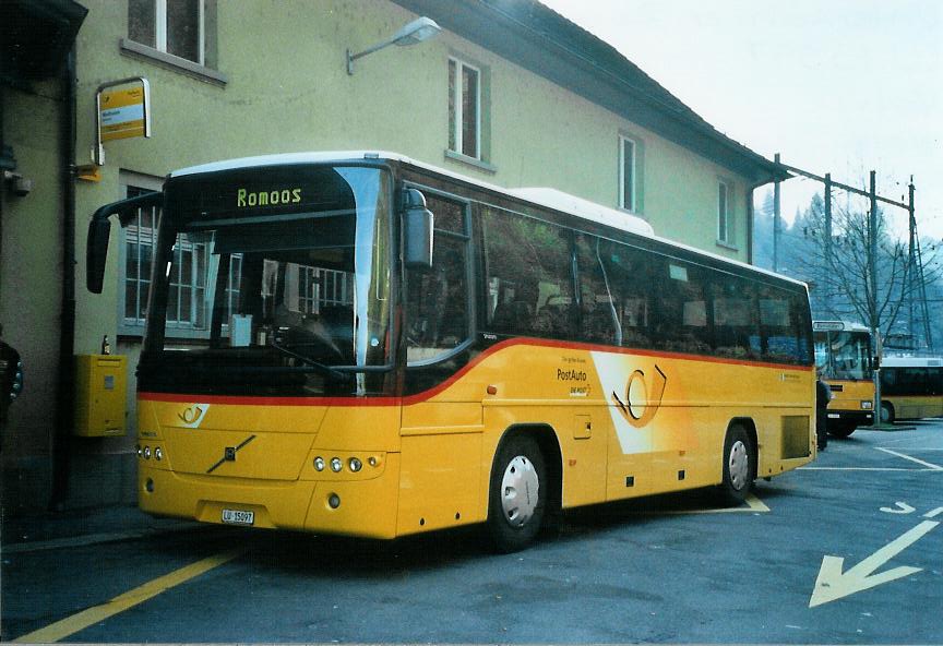 (111'731) - Untern�hrer, Romoos - LU 15'097 - Volvo am 26. Oktober 2008 beim Bahnhof Wolhusen