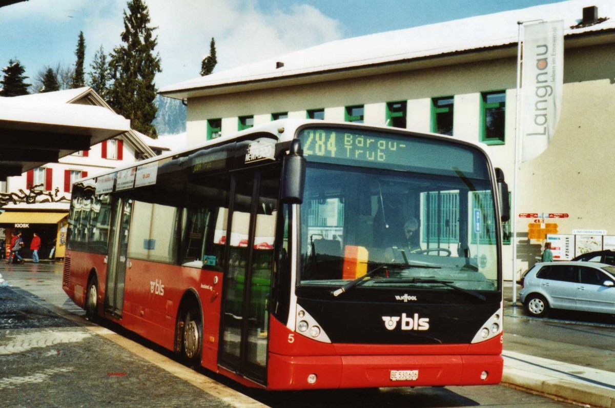 (114'717) - Busland, Burgdorf - Nr. 5/BE 530'606 - Van Hool (ex AOE Langnau Nr. 5) am 7. M�rz 2009 beim Bahnhof Langnau