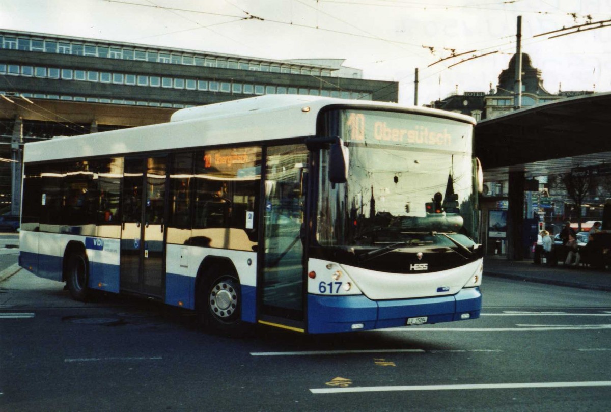 (114'804) - VBL Luzern - Nr. 617/LU 15'094 - Scania/Hess am 7. M�rz 2009 beim Bahnhof Luzern