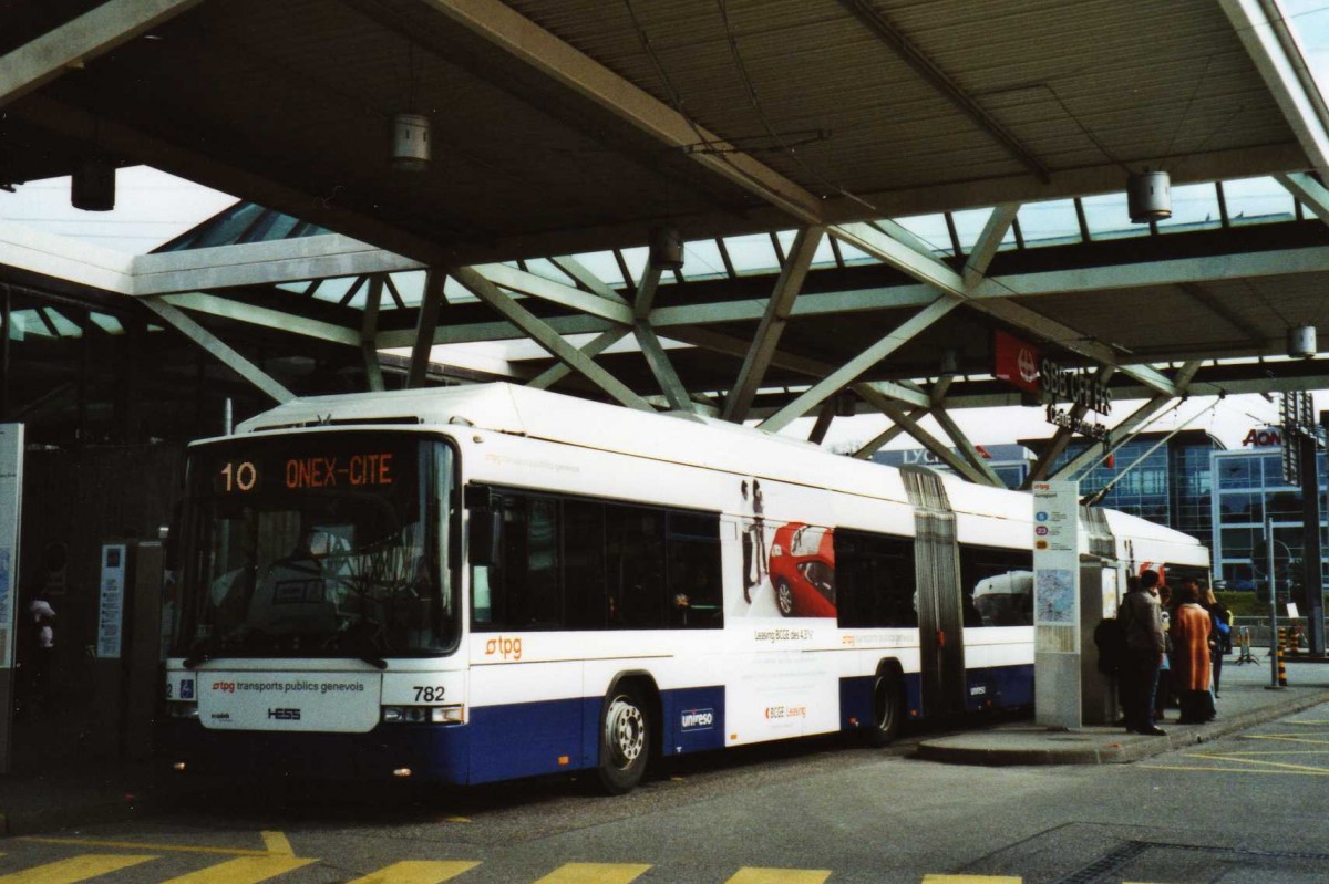 (114'912) - TPG Gen�ve - Nr. 782 - Hess/Hess Doppelgelenktrolleybus am 8. M�rz 2009 in Gen�ve, A�roport
