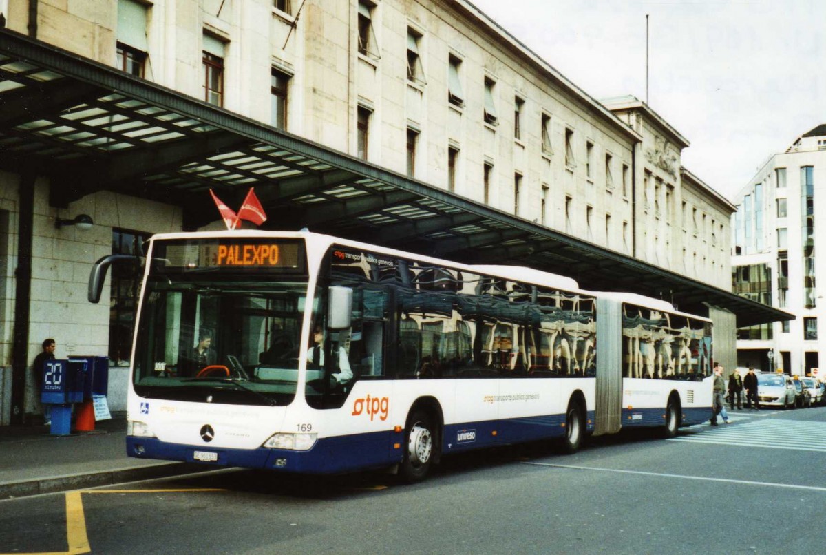 (115'007) - TPG Gen�ve - Nr. 169/GE 960'553 - Mercedes am 8. M�rz 2009 beim Bahnhof Gen�ve