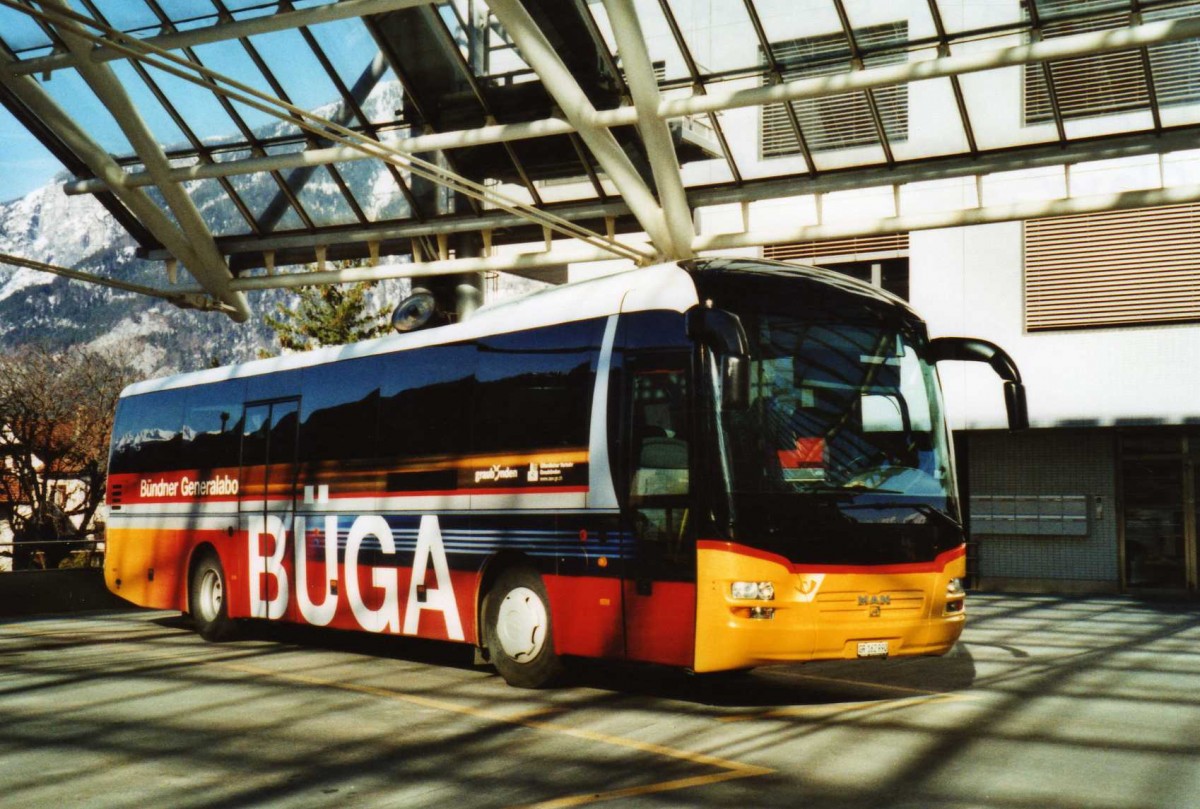 (115'023) - PostAuto Graub�nden - GR 162'990 - MAN am 14. M�rz 2009 in Chur, Postautostation