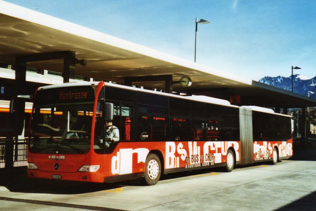 (115'030) - SBC Chur - Nr. 51/GR 155'851 - Mercedes am 14. M�rz 2009 beim Bahnhof Chur