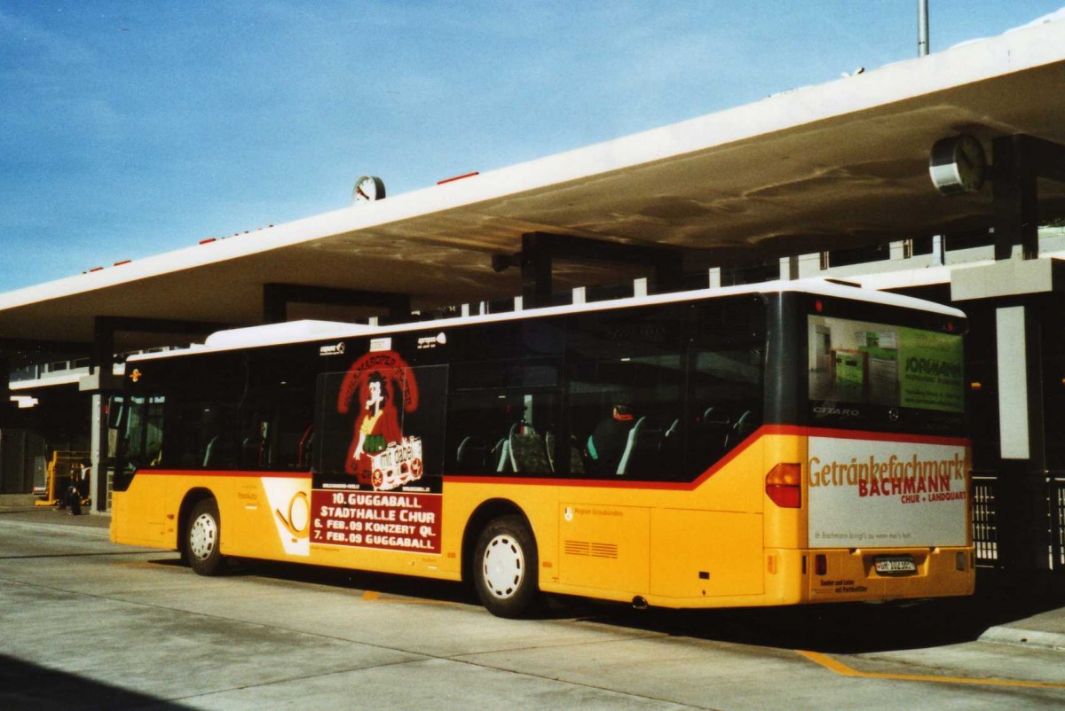 (115'033) - PostAuto Graub�nden - GR 102'365 - Mercedes am 14. M�rz 2009 beim Bahnhof Chur