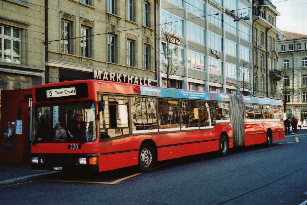 (115'206) - Bernmobil, Bern - Nr. 220/BE 513'220 - MAN am 16. M�rz 2009 beim Bahnhof Bern