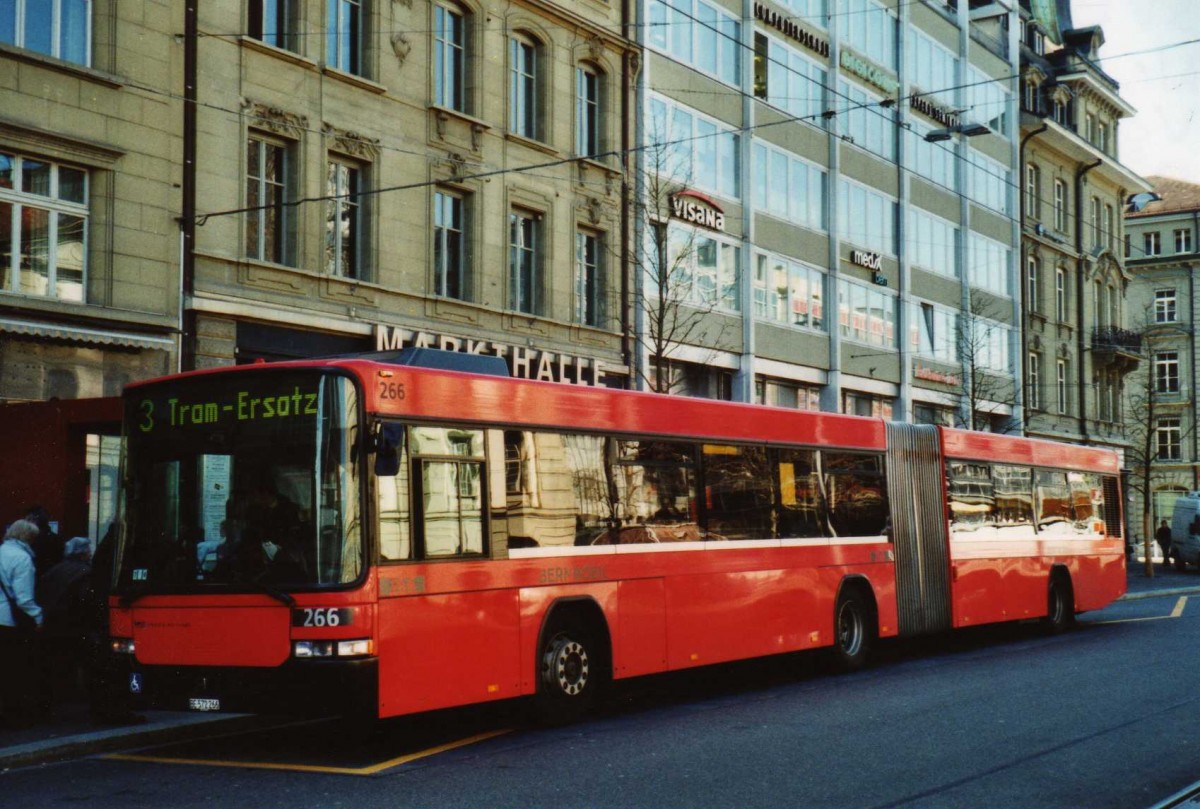 (115'219) - Bernmobil, Bern - Nr. 266/BE 572'266 - Volvo/Hess am 16. M�rz 2009 beim Bahnhof Bern