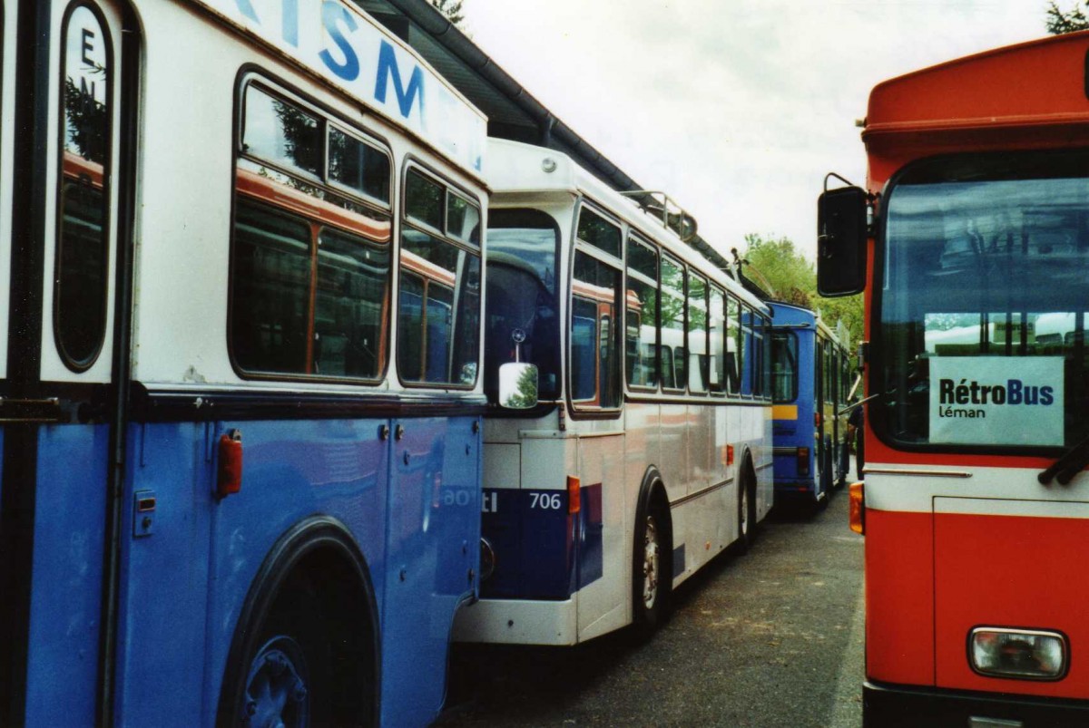 (116'201) - TL Lausanne (R�trobus) - Nr. 706 - FBW/Hess Trolleybus (ex TPG Gen�ve Nr. 57; ex TPG Gen�ve Nr. 786; ex TL Lausanne Nr. 706) am 25. April 2009 in Bressonnaz, R�trobus (Teilaufnahme)